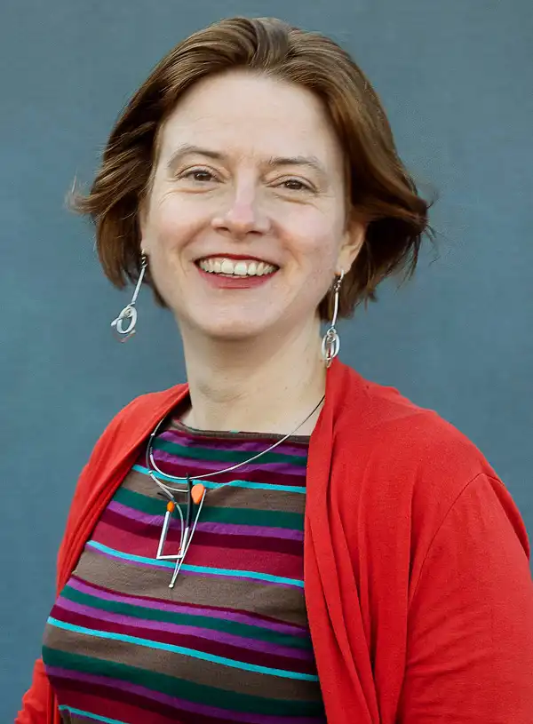 Portrait de Sylvie Péan - Experte en vente- prix de vente et taux journalier moyen